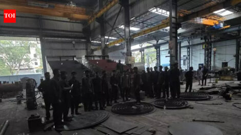 MSMEs ଲାଗି କାର୍ଯ୍ୟଶକ୍ତିର ଅଭାବ, LPG ଅଭାବରୁ ଉତ୍ପାଦନ ହ୍ରାସ | ପୁଣେ ସମ୍ବାଦ