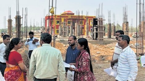 ଗ୍ରାମୀଣ ବିକାଶ କମିଶନର ସରଂଗୀ ମାଲକାନଗିରରେ ପ୍ରାକଳ୍ପଗୁଡିକର ସମୀକ୍ଷା କଲେ