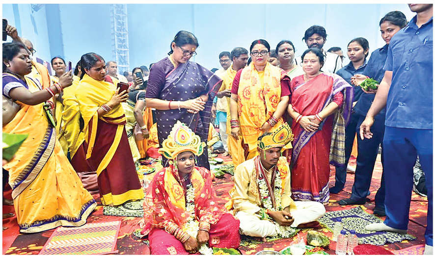 39 ଦମ୍ପତି 'କନ୍ୟା ବିବାହ' ତଳେ ବିବାହ ବନ୍ଧନରେ ବନ୍ଧିଲେ
