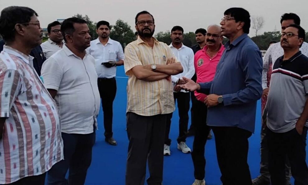 ପୁଜାରୀ ହକି ଷ୍ଟେଡିୟମ୍ ଦର୍ଶନ କରନ୍ତି