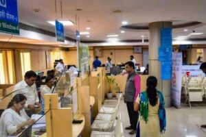SBI ଋଣ ଠକେଇ: EOW ରୁ 6.88 କୋଟି ଠକେଇ ମାମଲାରେ ପ୍ରଧାନ ମଧ୍ୟସ୍ଥକୁ ଗ୍ରହଣ କରାଗଲା