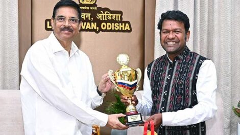 ଓଡିଶା ଗଭର୍ଣ୍ଣର ସୁଦର୍ଶନ ପଟ୍ଟନାୟକଙ୍କୁ ରୁସିଆର ଗ୍ରାଣ୍ଡ ସ୍ୟାଣ୍ଡ ମାଷ୍ଟର କପ୍ 2026 ଜିତିବା ପାଇଁ ସମ୍ମାନିତ କରିଛନ୍ତି