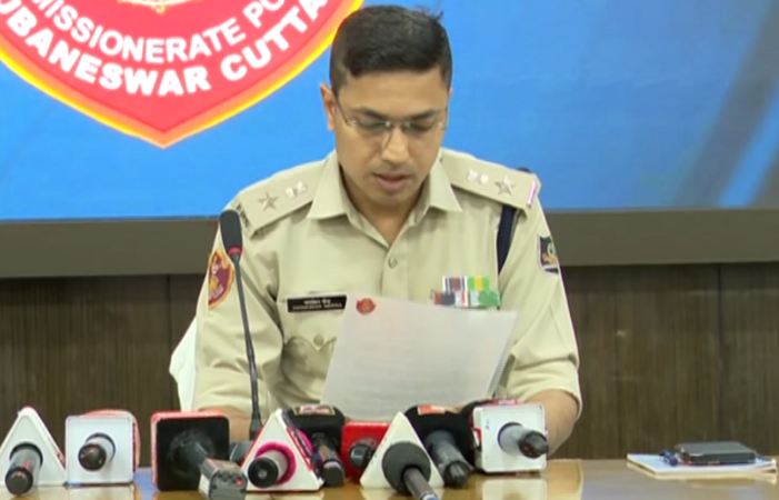 ଓଡିଶାର IPS ଅଧିକାରୀ ଜଗମୋହନ ମୀନା ବ୍ୟକ୍ତିଗତ କାରଣରେ ଅବ୍ୟବସ୍ଥାପନା ପ୍ରତ୍ୟାଗତ କରିଛନ୍ତି